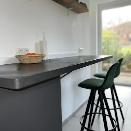 홈스테이 Haus Am Waldrand Uber Den Dachern Von Hameln *