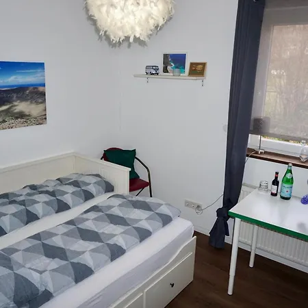 홈스테이 Haus Am Waldrand Uber Den Dachern Von Hameln *